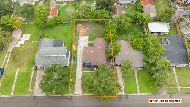 641 Robert Dr, Corpus Christi, TX 78412