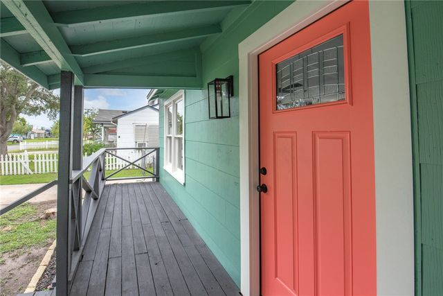 641 Robert Dr, Corpus Christi, TX 78412