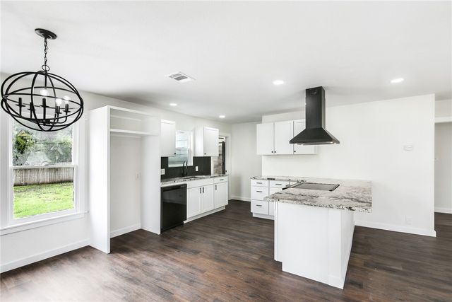 641 Robert Dr, Corpus Christi, TX 78412