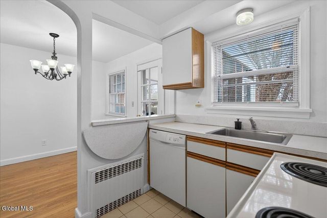 21 Hopewell Street, Albany, NY 12208