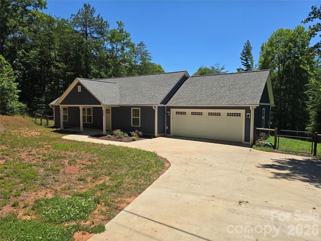 980 Smith Waldrop Road, Mill Spring, NC 28756
