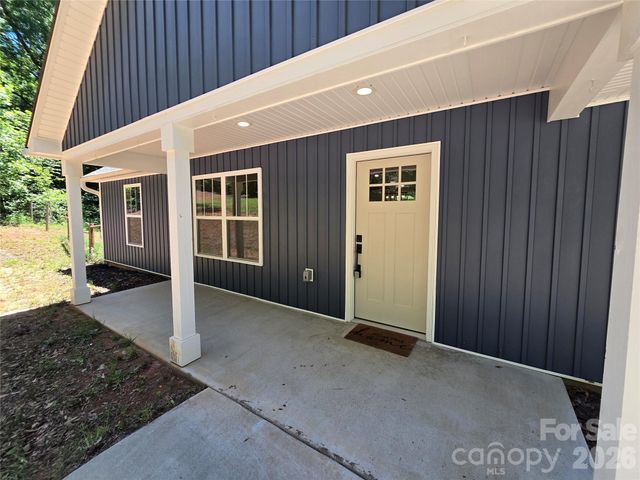 980 Smith Waldrop Road, Mill Spring, NC 28756