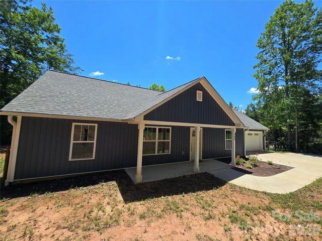 980 Smith Waldrop Road, Mill Spring, NC 28756