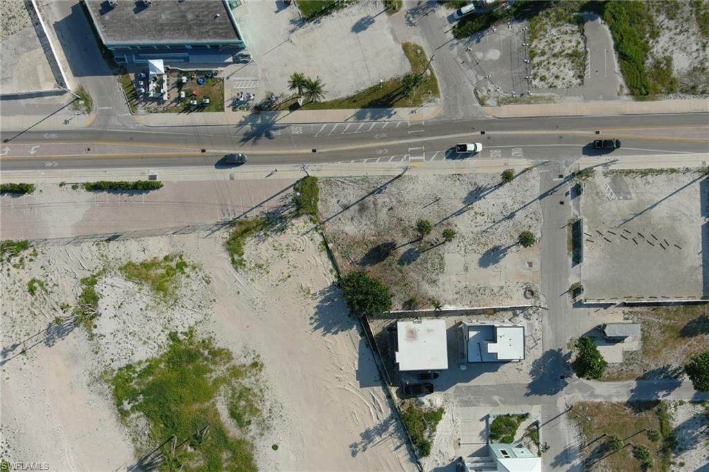 81 Mango ST, FORT MYERS BEACH, FL 33931 — photo 4