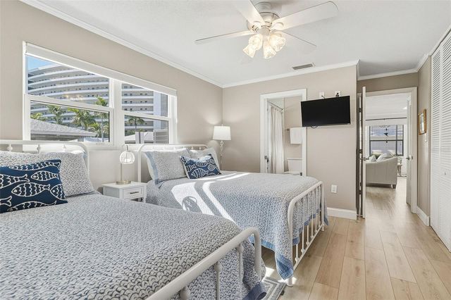 6300 MIDNIGHT PASS ROAD 21, Sarasota, FL 34242