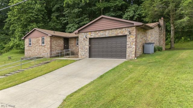 404 W Wildwood Drive, Parkersburg, WV 26101