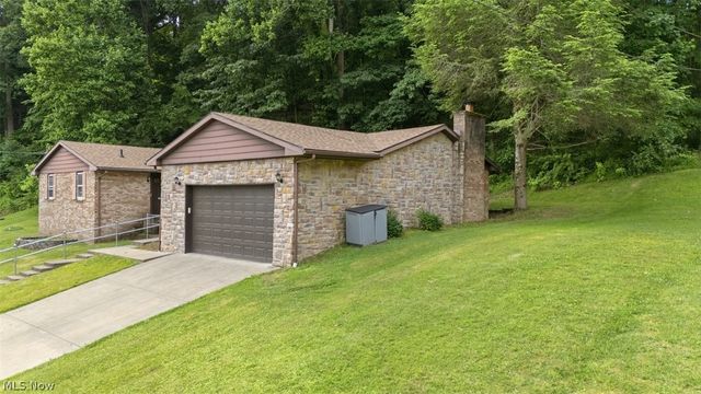 404 W Wildwood Drive, Parkersburg, WV 26101