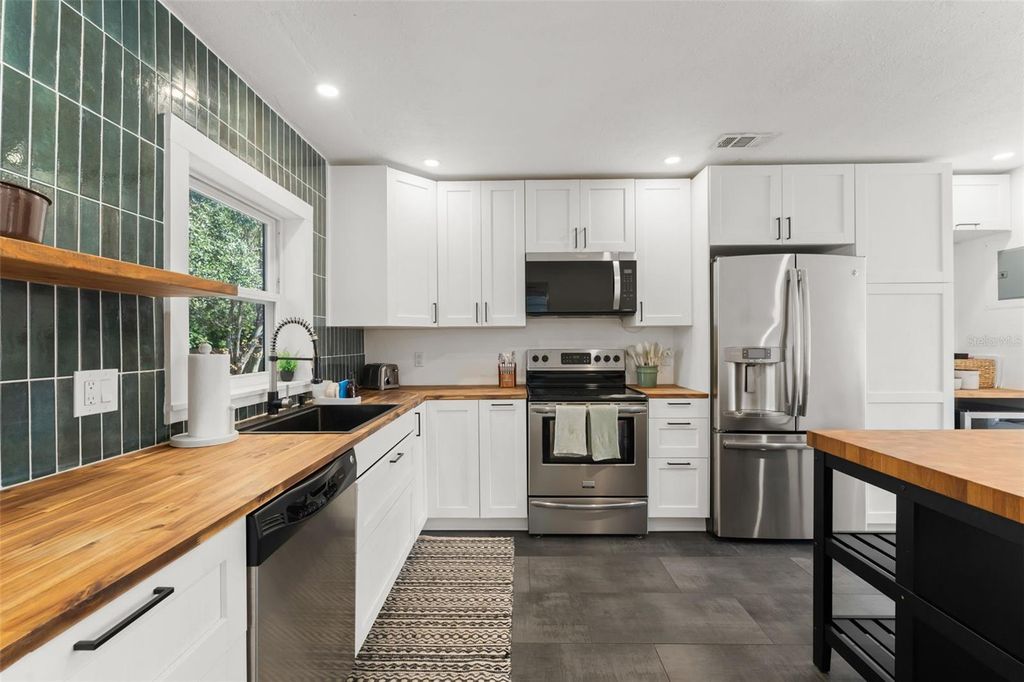 Image 12 of property listing at 2005 VIRGINIA DRIVE, Orlando, FL 32803