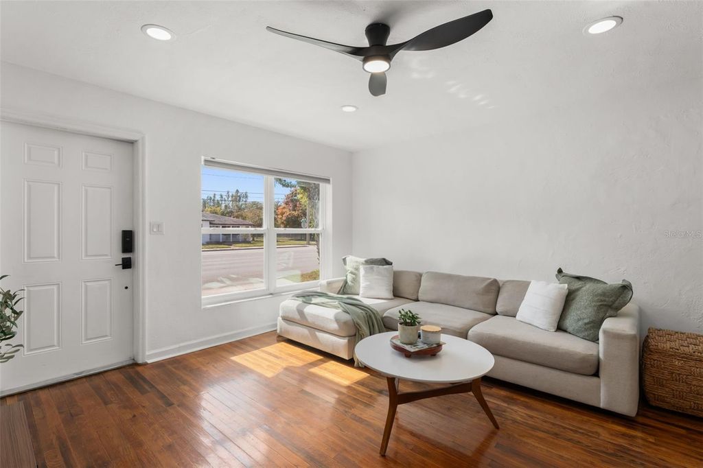 Image 5 of property listing at 2005 VIRGINIA DRIVE, Orlando, FL 32803