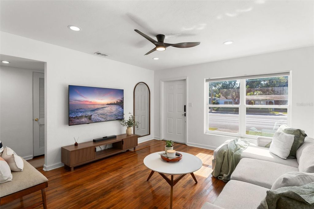 Image 6 of property listing at 2005 VIRGINIA DRIVE, Orlando, FL 32803