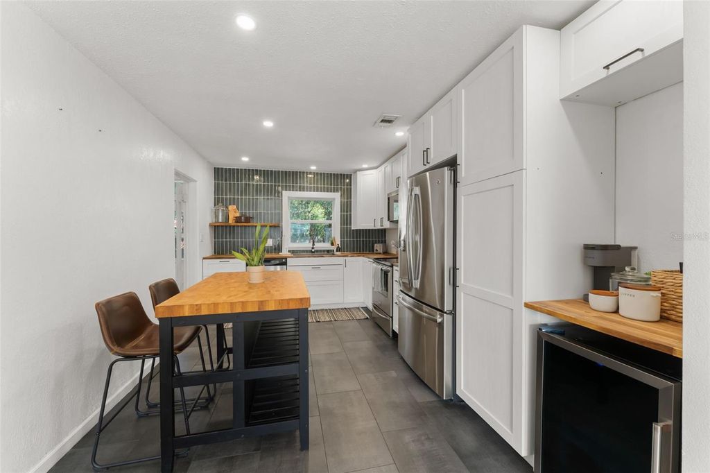 Image 7 of property listing at 2005 VIRGINIA DRIVE, Orlando, FL 32803