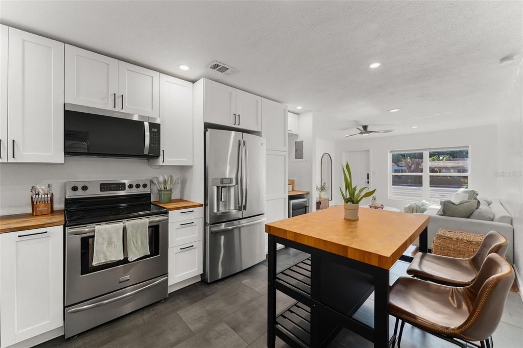 Image 10 of property listing at 2005 VIRGINIA DRIVE, Orlando, FL 32803