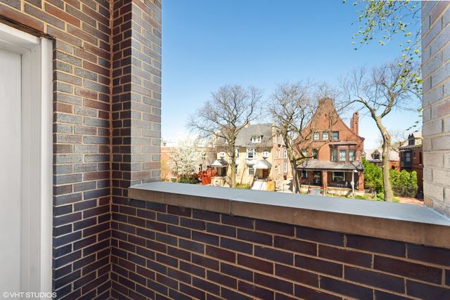 441 E Oakwood Boulevard 2, Chicago, IL 60653
