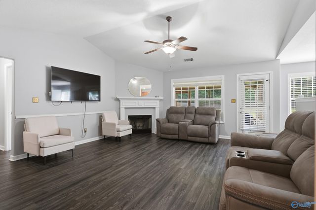 11821 Pulaski Pike, Toney, AL 35773