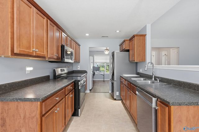 11821 Pulaski Pike, Toney, AL 35773