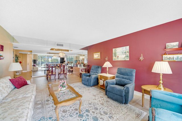 6698 10th Avenue N 327, Lake Worth, FL 33467