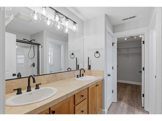 19280 FRIARS Ln, Oregon City, OR 97045