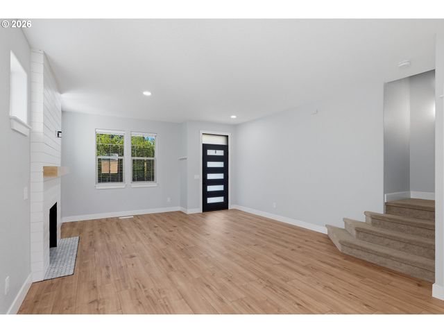 19280 FRIARS Ln, Oregon City, OR 97045