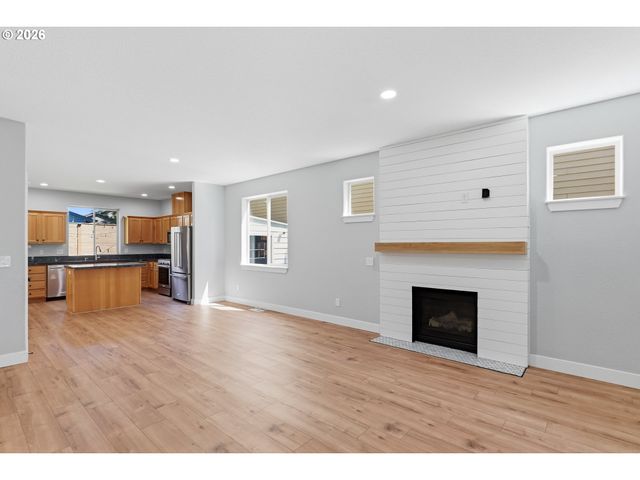 19280 FRIARS Ln, Oregon City, OR 97045