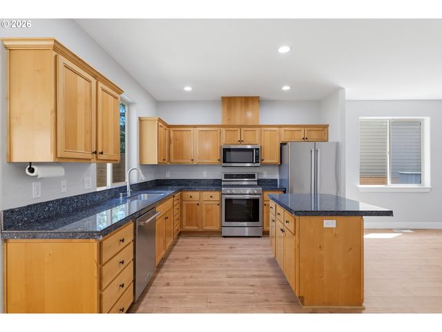 19280 FRIARS Ln, Oregon City, OR 97045