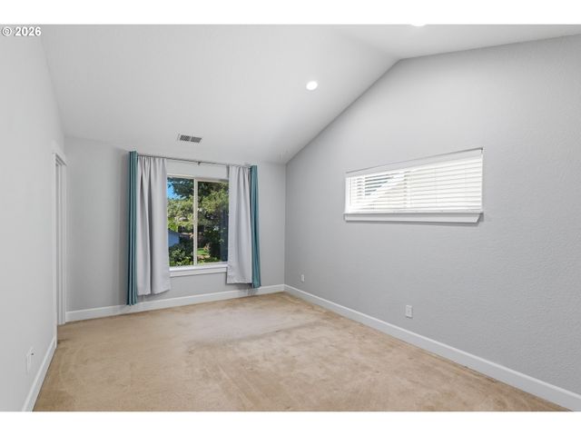 19280 FRIARS Ln, Oregon City, OR 97045