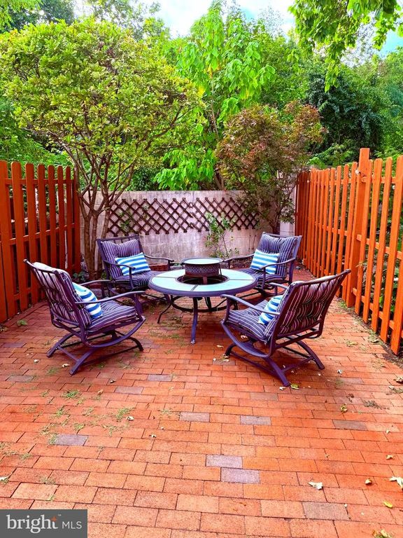 870 N 30TH ST, Philadelphia, PA 19130