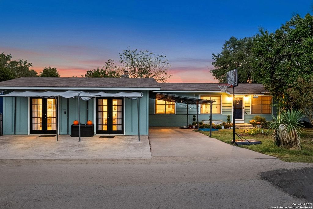 914 6th, Blanco, TX 78606