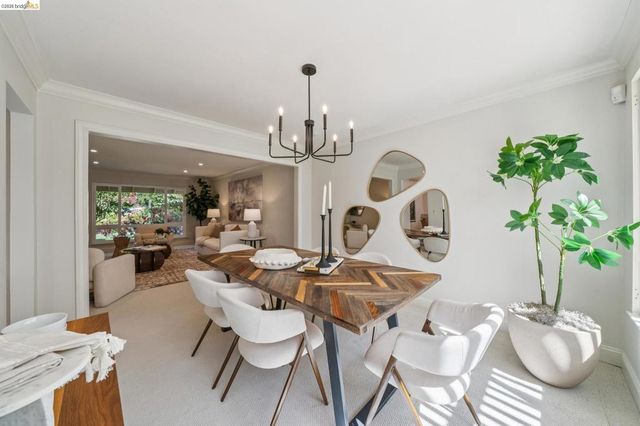 1977 Woodbury Ct, Walnut Creek, CA 94596