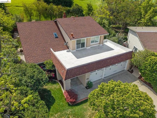 1977 Woodbury Ct, Walnut Creek, CA 94596