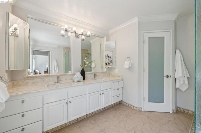 1977 Woodbury Ct, Walnut Creek, CA 94596