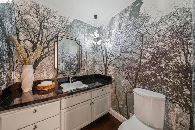 1977 Woodbury Ct, Walnut Creek, CA 94596