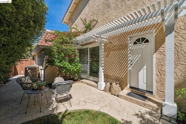 1977 Woodbury Ct, Walnut Creek, CA 94596