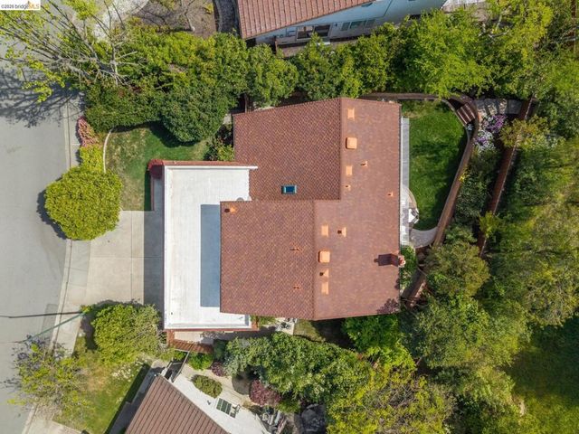 1977 Woodbury Ct, Walnut Creek, CA 94596