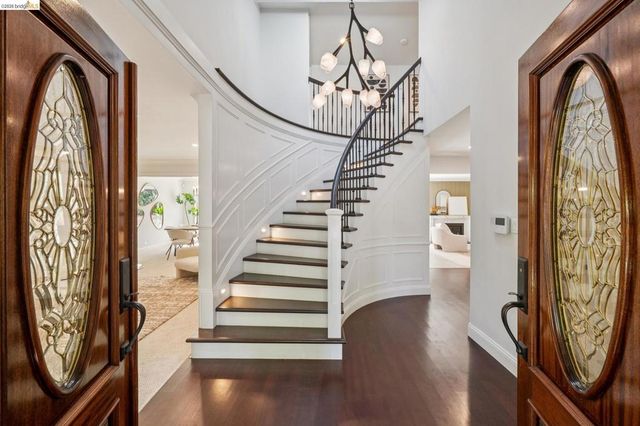 1977 Woodbury Ct, Walnut Creek, CA 94596