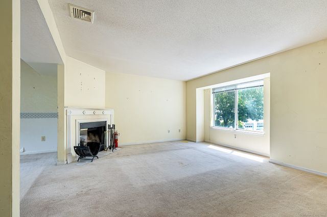 10 South Street 77, Danbury, CT 06810