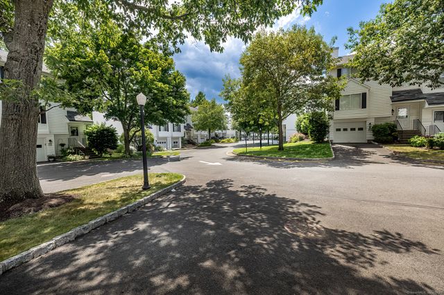 10 South Street 77, Danbury, CT 06810
