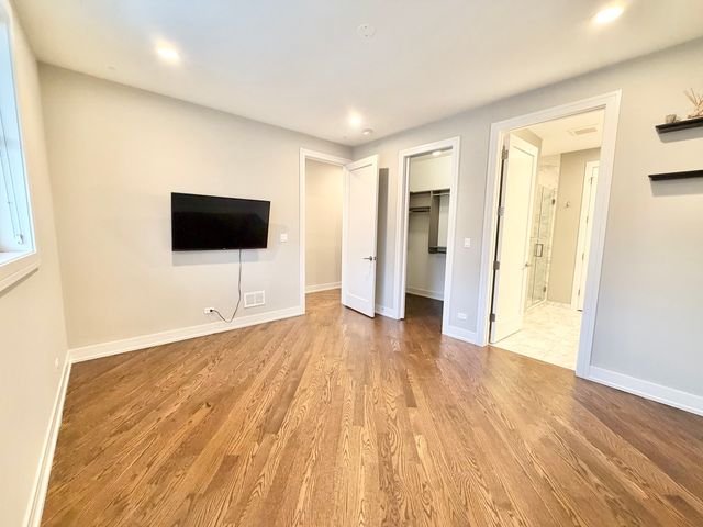 2303 W Wilcox Street 2S, Chicago, IL 60612