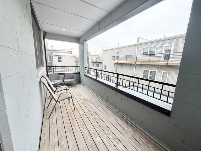 2303 W Wilcox Street 2S, Chicago, IL 60612