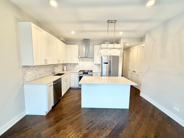 2303 W Wilcox Street 2S, Chicago, IL 60612