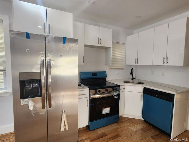 330 Taylor Avenue 1, Bronx, NY 10473