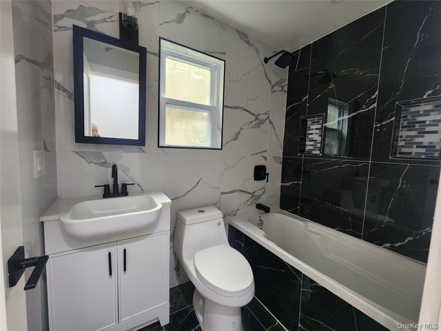 330 Taylor Avenue 1, Bronx, NY 10473