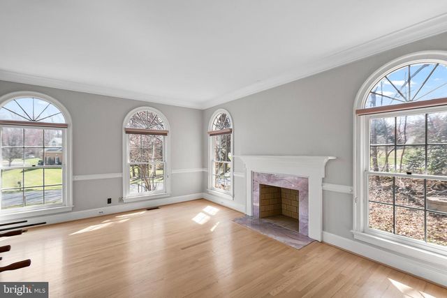 12187 BRECKNOCK ST, Oakton, VA 22124