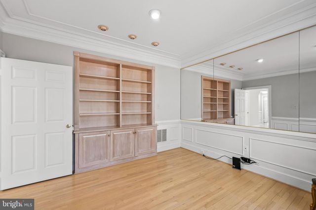 12187 BRECKNOCK ST, Oakton, VA 22124