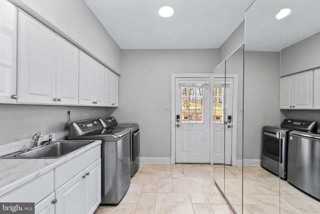 12187 BRECKNOCK ST, Oakton, VA 22124