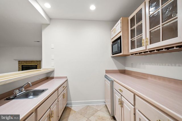 12187 BRECKNOCK ST, Oakton, VA 22124