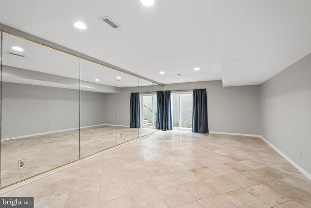 12187 BRECKNOCK ST, Oakton, VA 22124