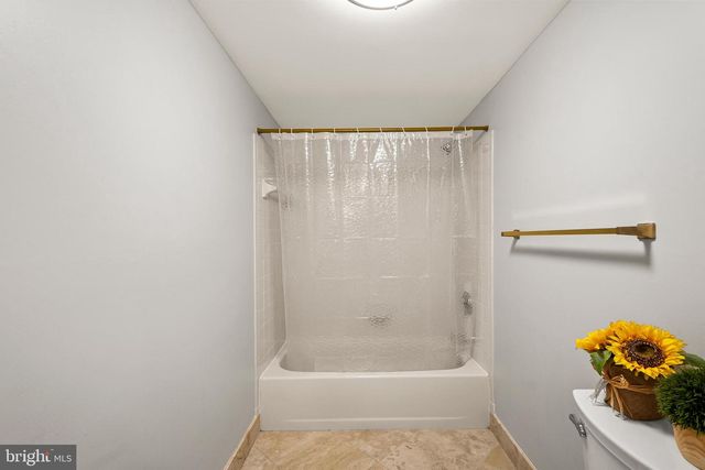 12187 BRECKNOCK ST, Oakton, VA 22124