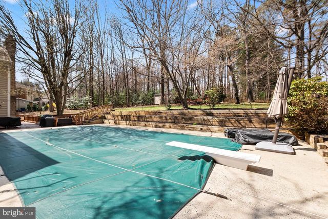 12187 BRECKNOCK ST, Oakton, VA 22124