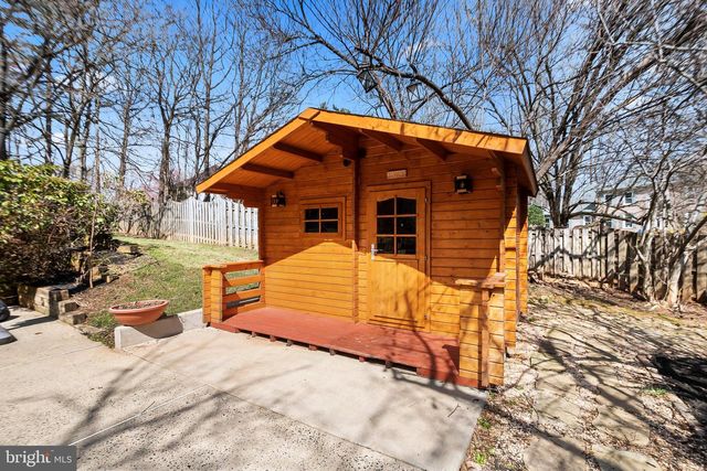 12187 BRECKNOCK ST, Oakton, VA 22124