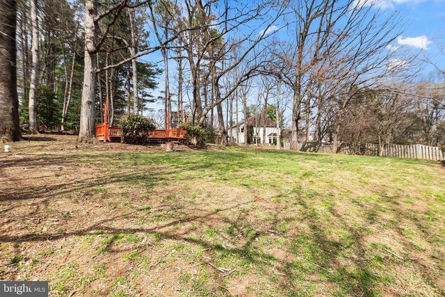 12187 BRECKNOCK ST, Oakton, VA 22124